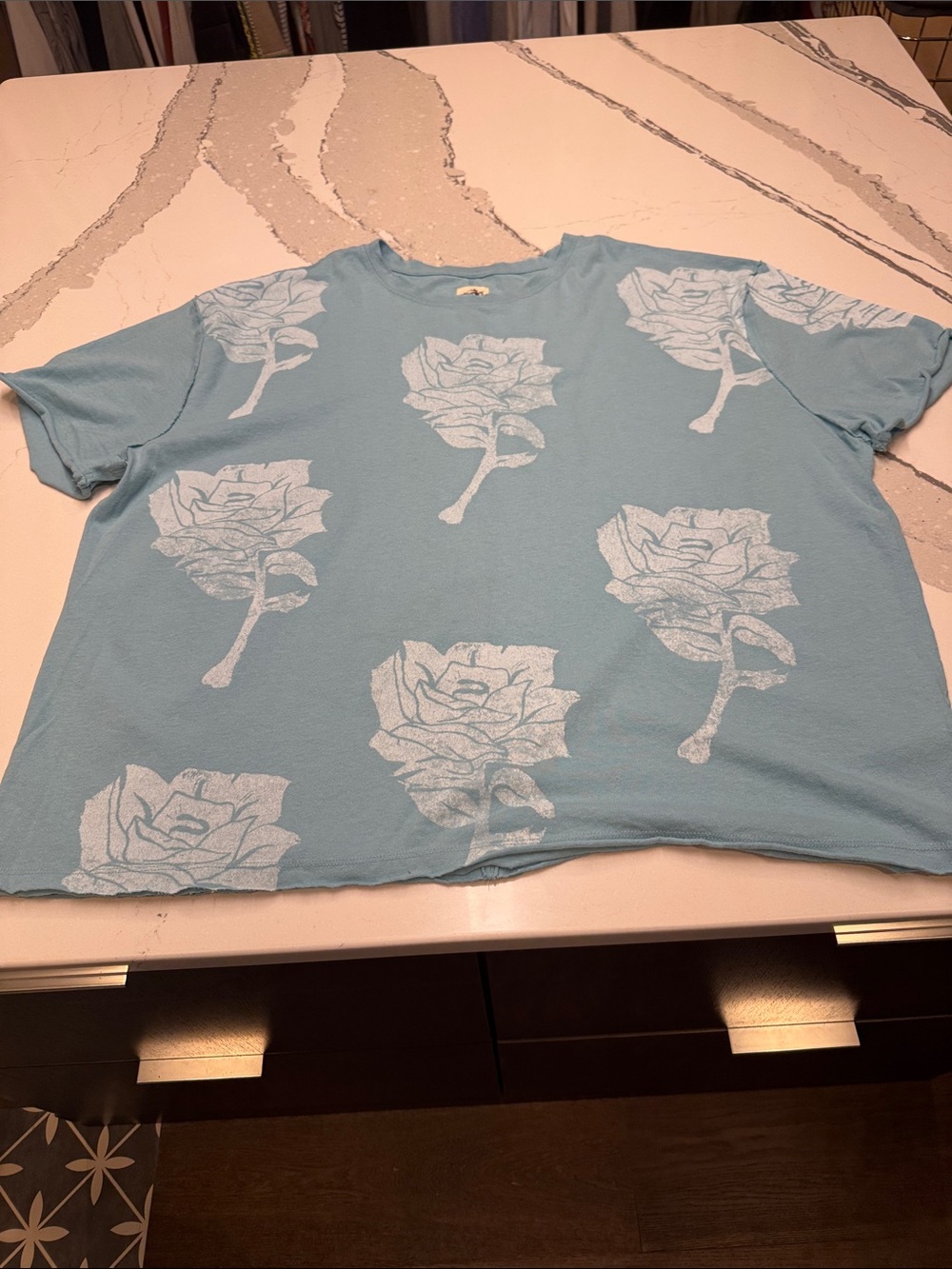 We The Free - Free People Blue Rose-Print Tee Never Worn SzXL Milagros